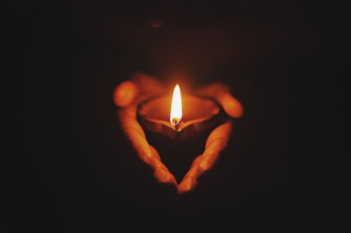 Vela. Foto por Prateek Gautam en Unsplash