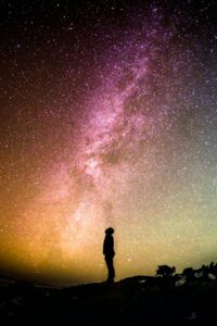 Cielo estrellado. Foto por Greg Rakozy en Unsplash